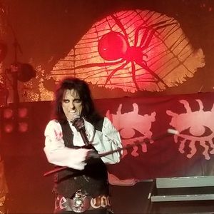 Meet your Posher, Evelyn